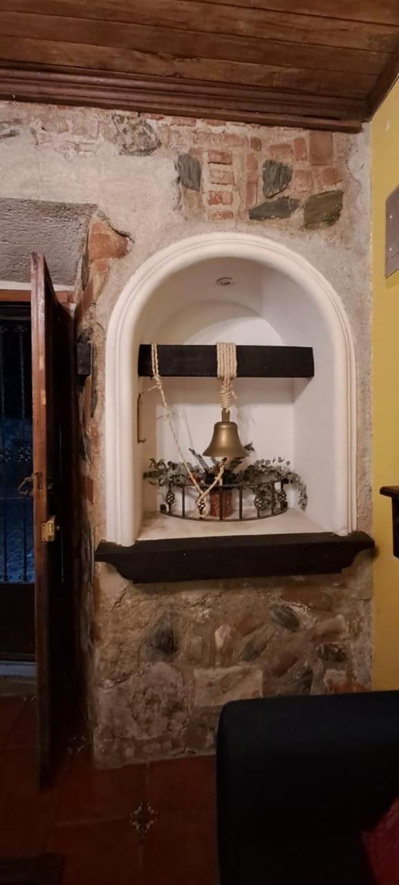 Hotel Posada Gutierrez Антигуа-Гватемала Экстерьер фото
