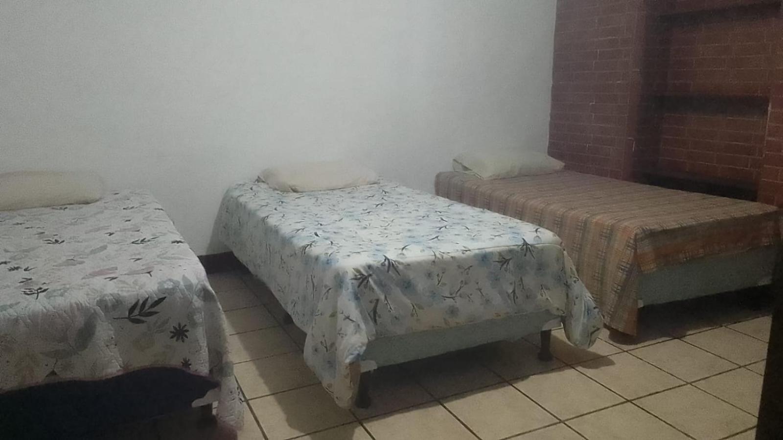 Hotel Posada Gutierrez Антигуа-Гватемала Экстерьер фото
